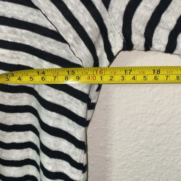 🛍️Soft Surroundings Striped fun Black and White patterned Women's Top! - Picture 6 of 8